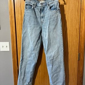 Abercrombie 90’s Straight High Rise jeans 30L